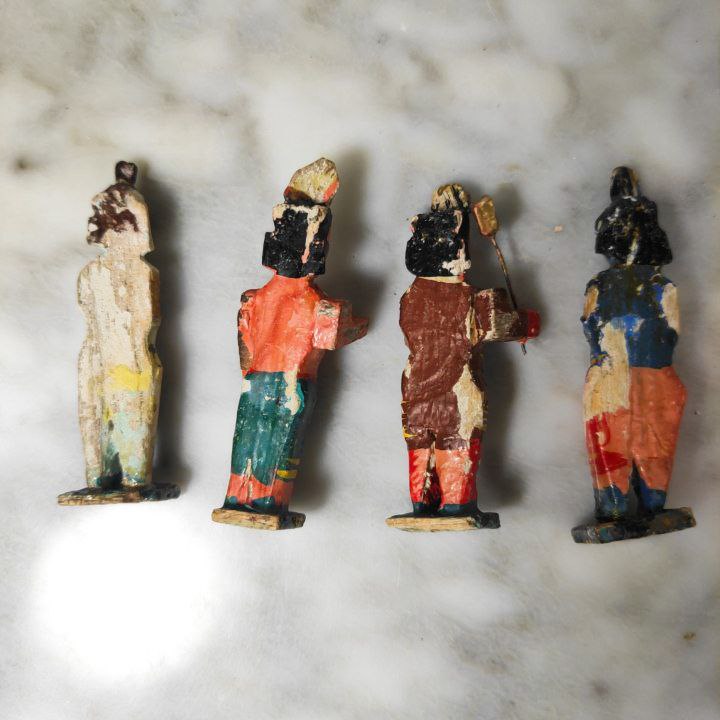 LOTE000009_02-1.jpg Grupo de 4 figuras de divinidades Hindús, s.XIX, India