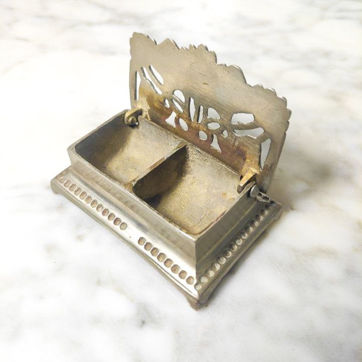 Caja para sellos o portasellos epoca artnouveau patrón girasoles, Francia, c.1920