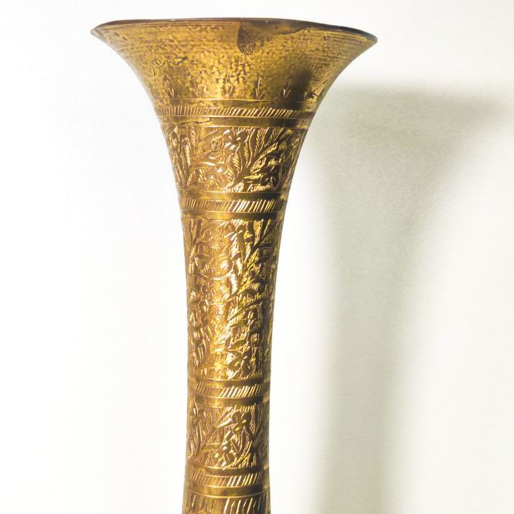 Jarrón de bronce Persa. altura "x"cm. Mitad del s.XX