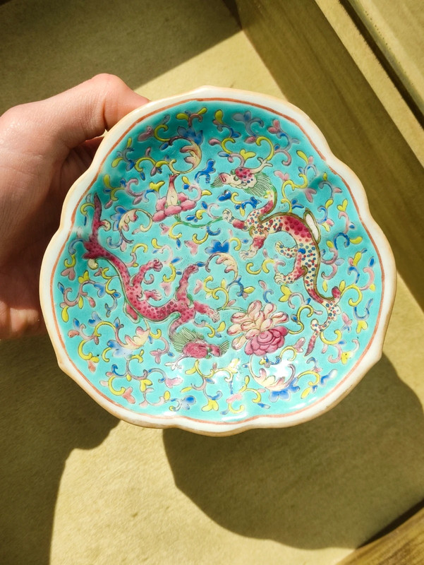 Copa de Ofrendas de porcelana China Tongzhi (1861-1875) Dinastía Qing con Dragones