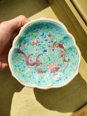 Copa de Ofrendas de porcelana China Tongzhi (1861-1875) Dinastía Qing con Dragones