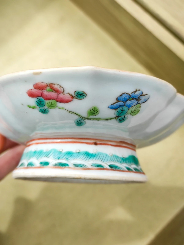 Copa de Ofrendas de porcelana China Tongzhi (1861-1875) Dinastía Qing con Dragones