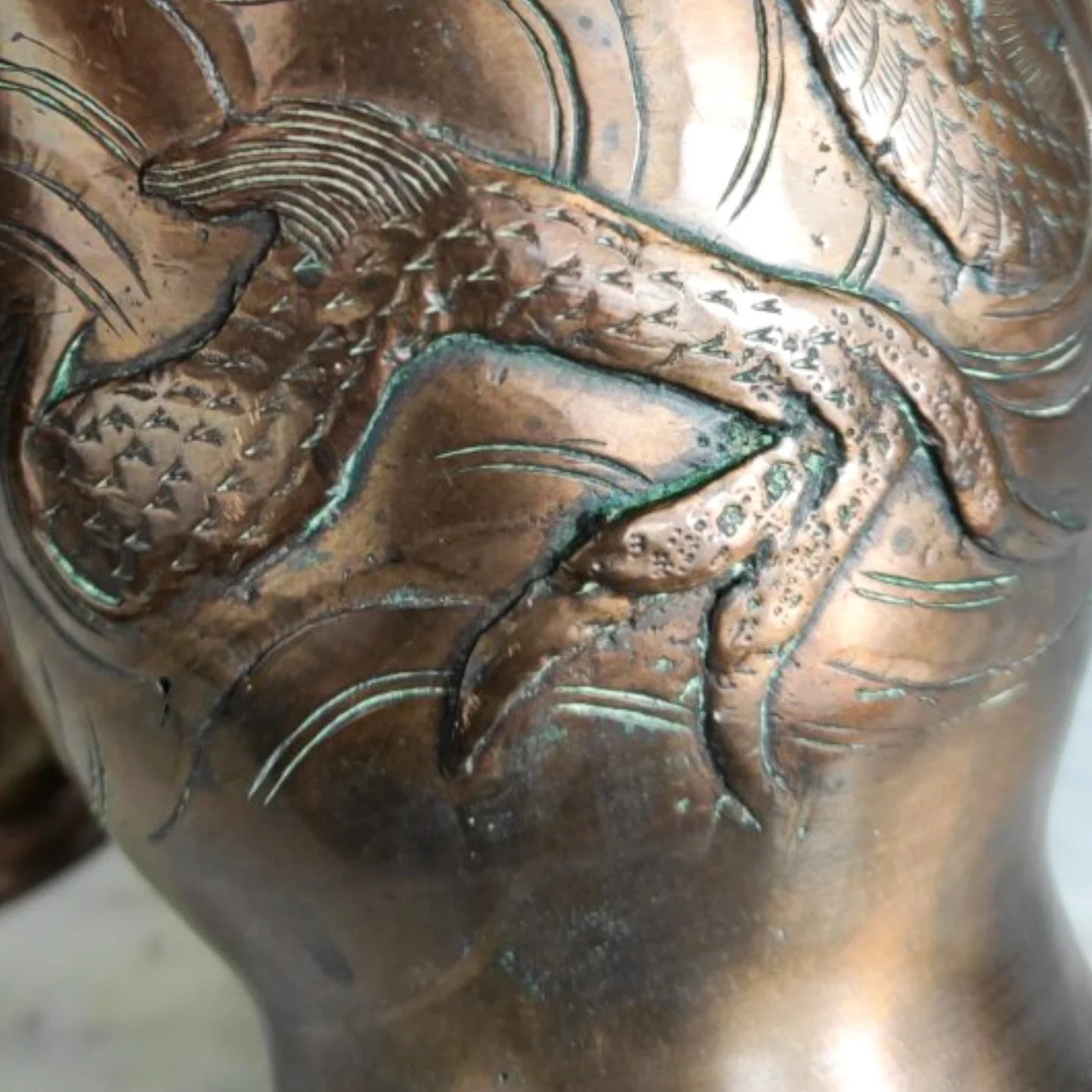 Pareja de Jarrones Japoneses de bronce Meiji con Dragones (1868-1911).