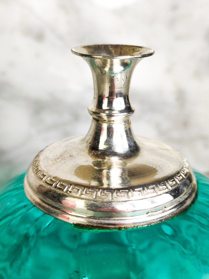 Perfumero de vidrio azul con metal bañado en plata art decó (1920-1930)