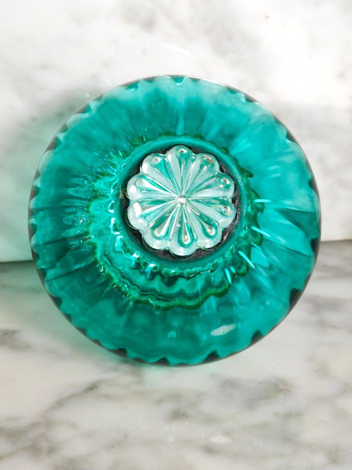 Perfumero de vidrio azul con metal bañado en plata art decó (1920-1930)