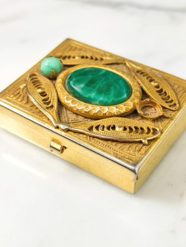 Polvorera vintage art decó con vidrio de bohemia bañada en oro. Republica Checa c.1940.