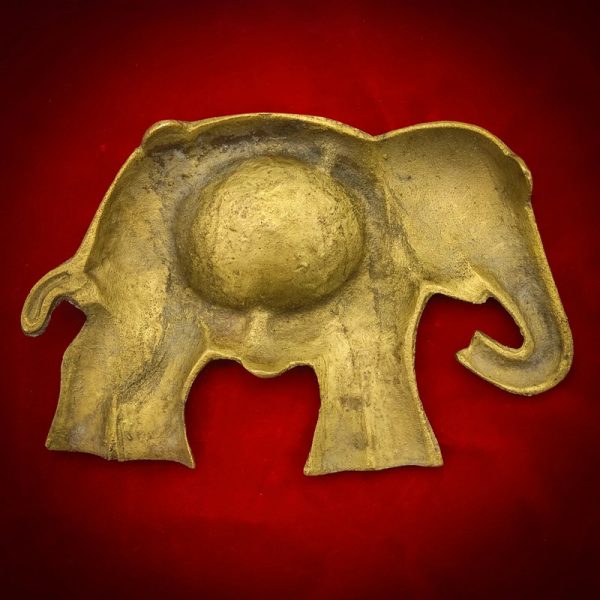 Cenicero de bronce en forma de elefante, India, mitad s.XX