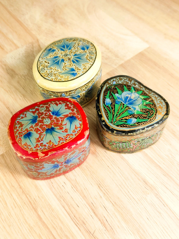 Lote de 3 cajas lacadas de Cachemira, India c.1970