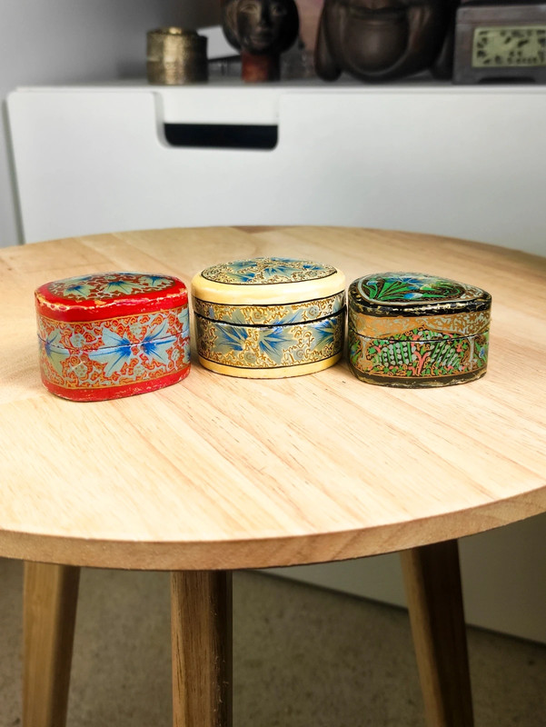 Lote de 3 cajas lacadas de Cachemira, India c.1970