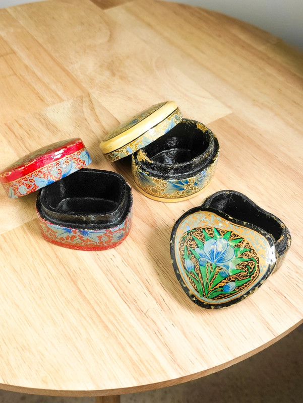 Lote de 3 cajas lacadas de Cachemira, India c.1970