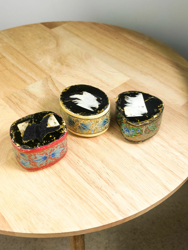 Lote de 3 cajas lacadas de Cachemira, India c.1970