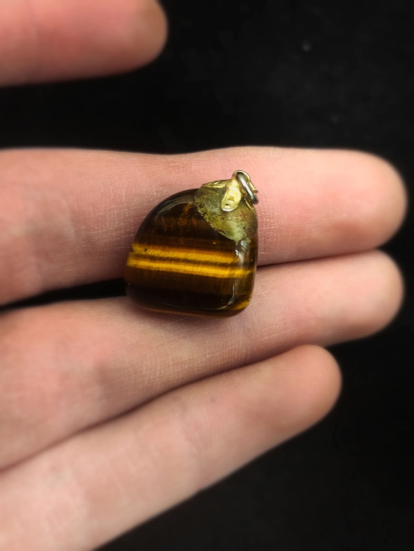 Colgante de Ojo de tigre mineral pulido