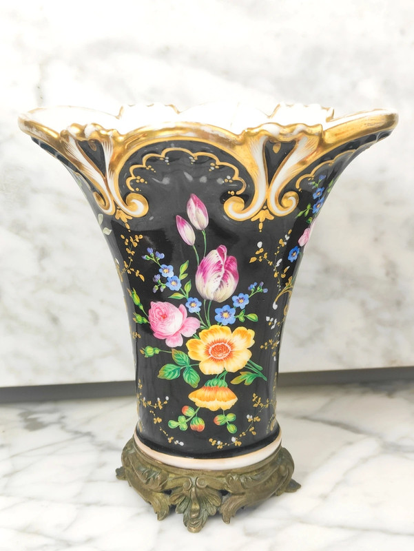 Jarrón de porcelana Española Período Isabelino (1833-1868)