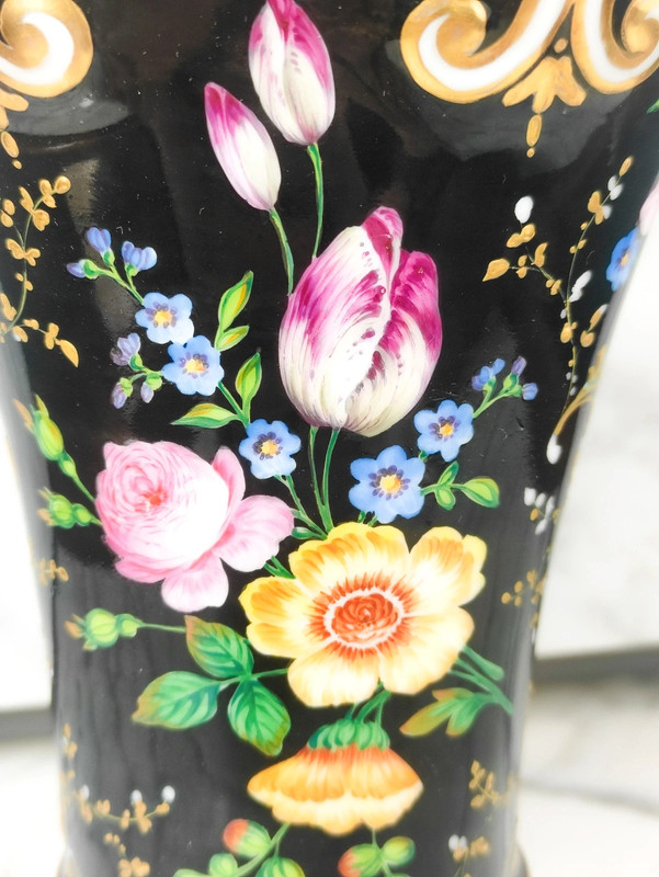 Jarrón de porcelana Española Período Isabelino (1833-1868)