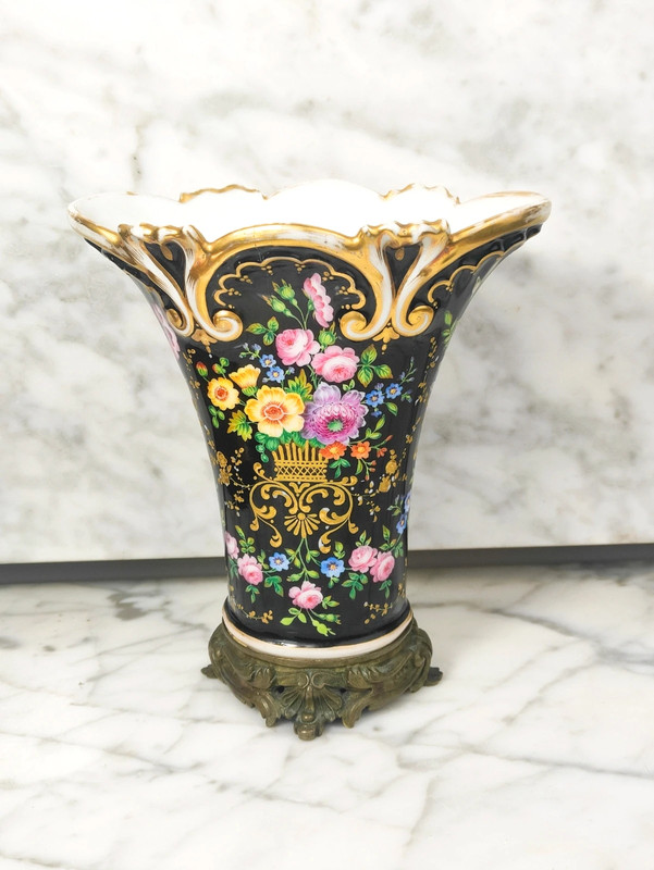 Jarrón de porcelana Española Período Isabelino (1833-1868)