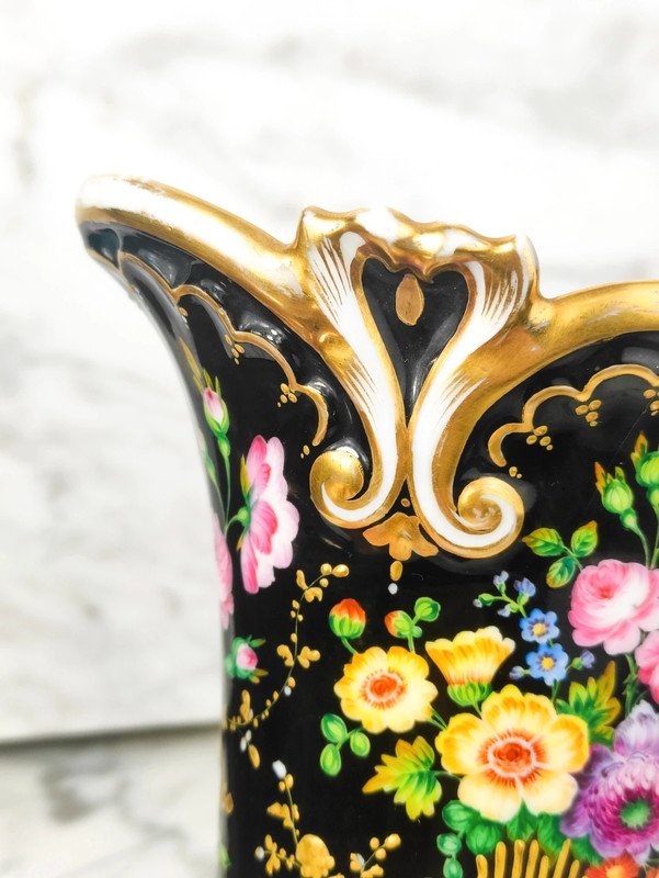 Jarrón de porcelana Española Período Isabelino (1833-1868)