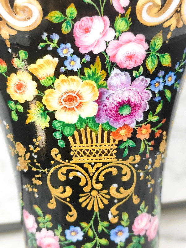 Jarrón de porcelana Española Período Isabelino (1833-1868)