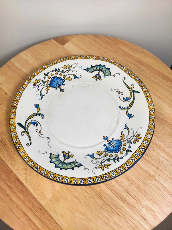 Macetero con su plato de porcelana de Gien, Francia finales s.XIX