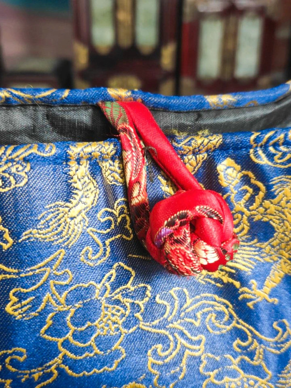 Bolso de Seda China con dragones Dorados