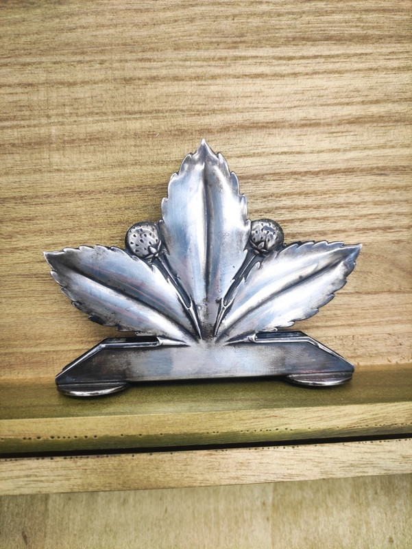 Servilletero bañado en Plata en forma de Hoja de Castaño Art Decó, Casa Wellner de Vienna, Austria c.1920