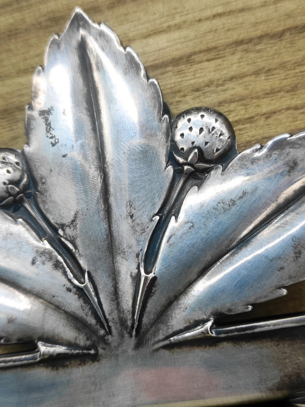 Servilletero bañado en Plata en forma de Hoja de Castaño Art Decó, Casa Wellner de Vienna, Austria c.1920