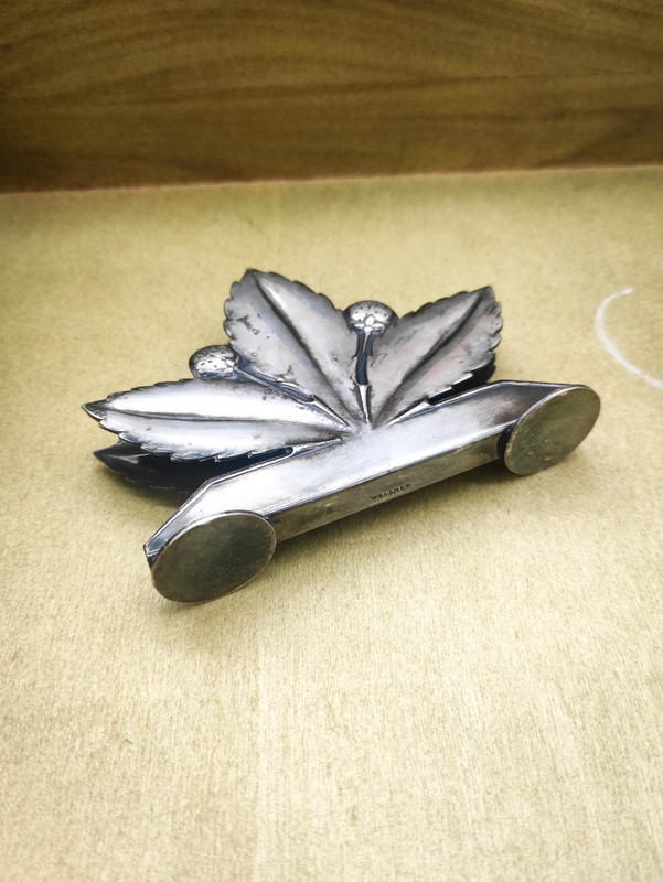 Servilletero bañado en Plata en forma de Hoja de Castaño Art Decó, Casa Wellner de Vienna, Austria c.1920