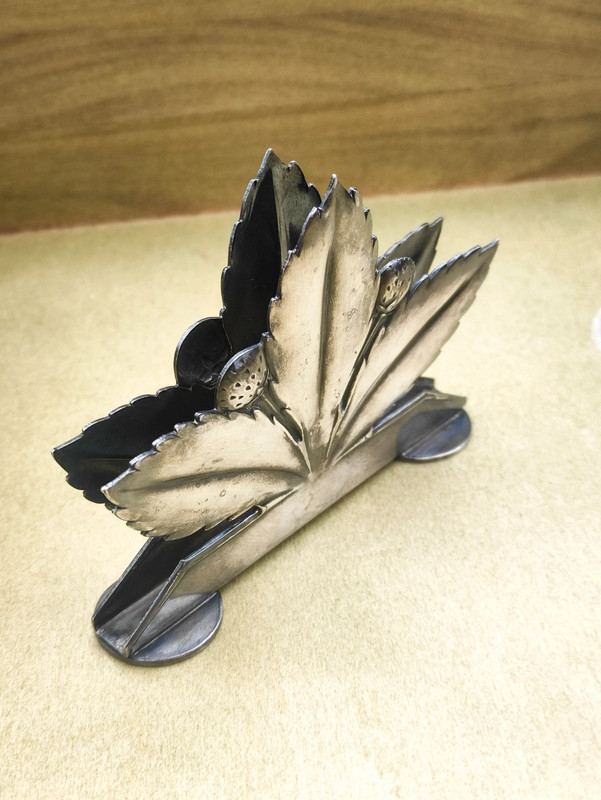 Servilletero bañado en Plata en forma de Hoja de Castaño Art Decó, Casa Wellner de Vienna, Austria c.1920