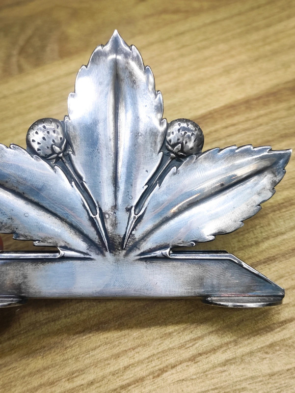 Servilletero bañado en Plata en forma de Hoja de Castaño Art Decó, Casa Wellner de Vienna, Austria c.1920
