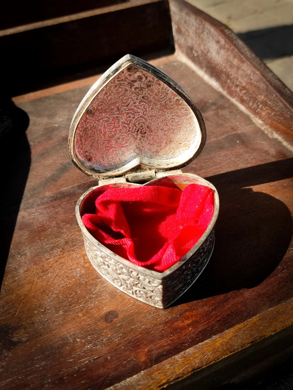 Antiguo Joyero en forma de corazón