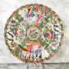 LOTE000105_01.jpg Plato chino de Cantón de porcelana, periodo Primera Republica China (1912-1949). D: 18,5cm