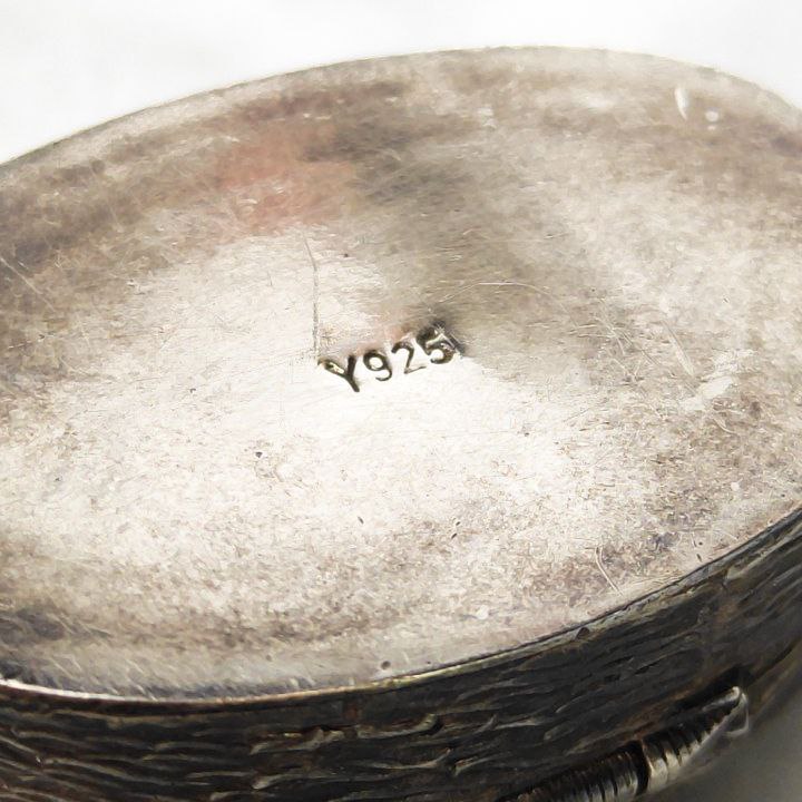 Cajita de plata con turquesa cuadrada encima 22g