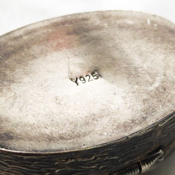 Cajita de plata con turquesa cuadrada encima 22g