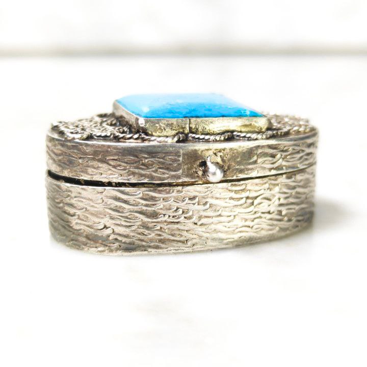 Cajita de plata con turquesa cuadrada encima 22g