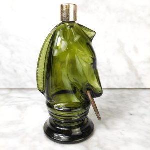 LOTE000114_01.jpg Frasco de Loción de Avon Wild Country cabeza de caballo c.1970