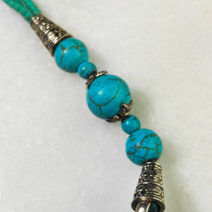 LOTE000121_05-1.jpg Collar estilo Tibetano perlas de vidrio rojas y azules