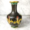Jarrón Chino de Cloisonne con Patrón de dragones c.1970
