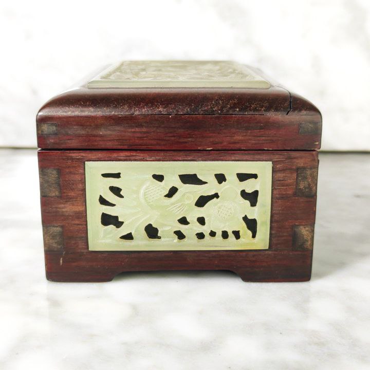 Caja China Lacada con Jade c.1950