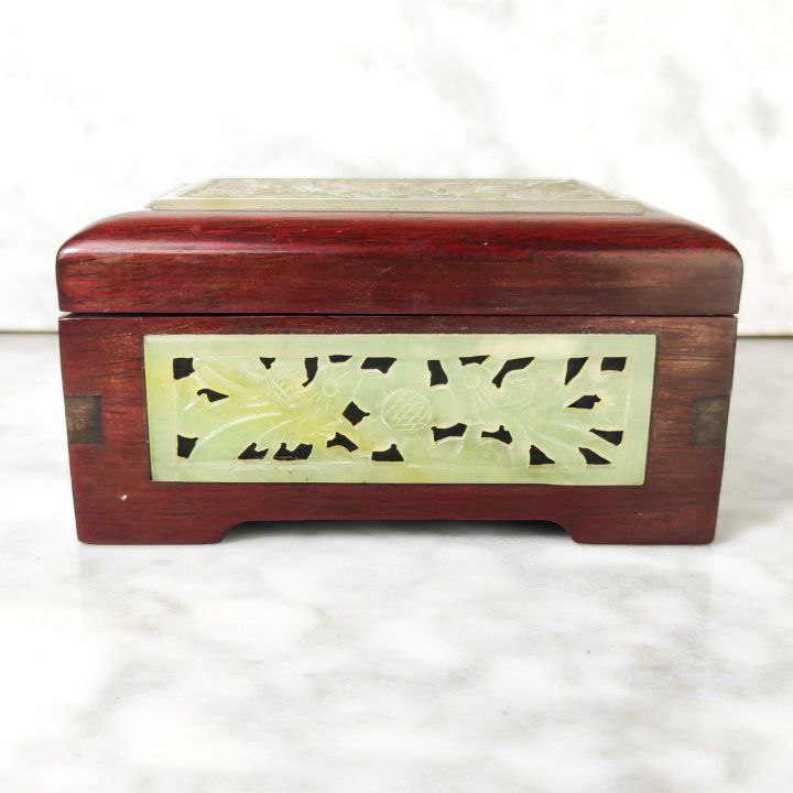 Caja China Lacada con Jade c.1950