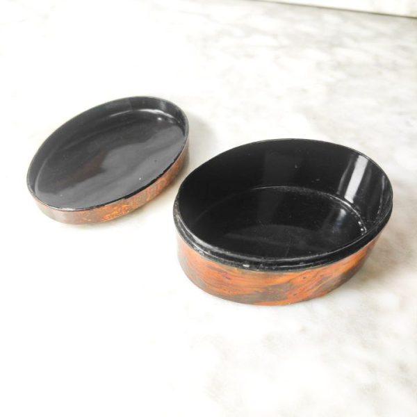 Caja lacada China s.XX