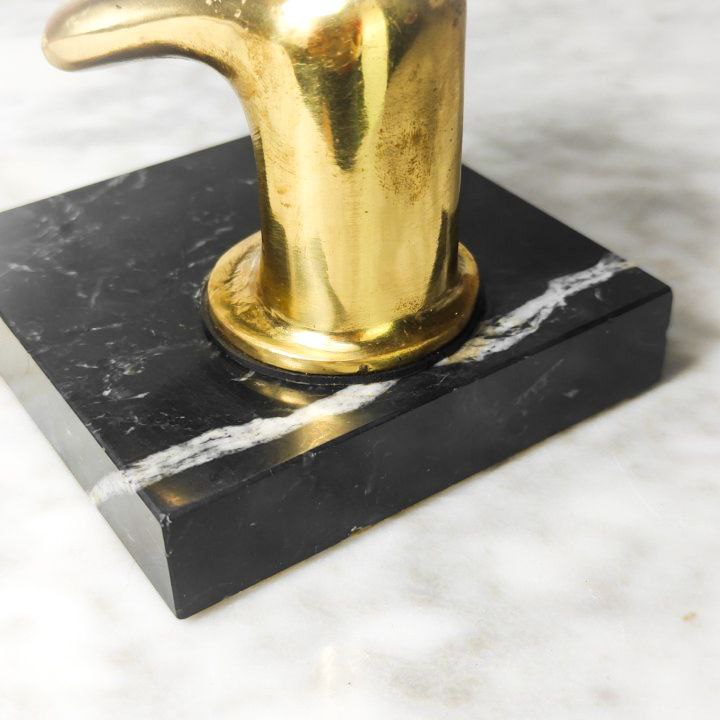 Noray de bronce sobre mármol negro estilo Marinero Náutico c.1970