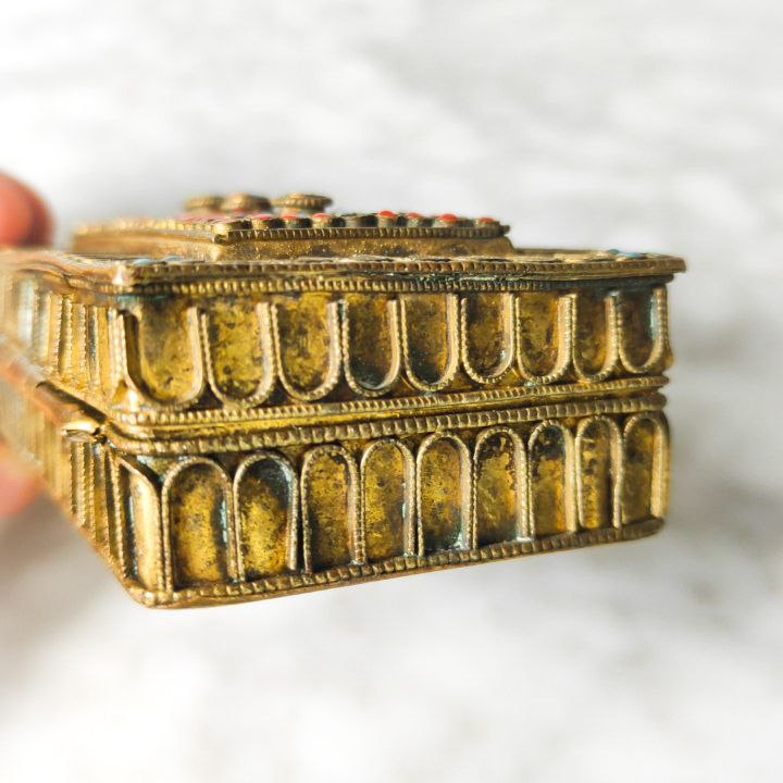 Caja Tibetana de bronce con filigrana cuadrada c.1950