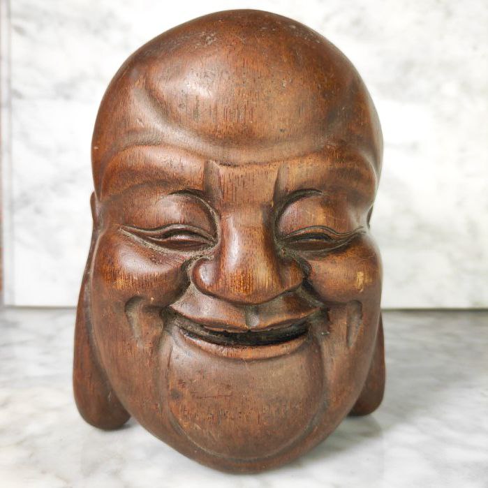 Máscara China de Bambú del Buda Sonriente Tallada Antigua de China finales s.XIX