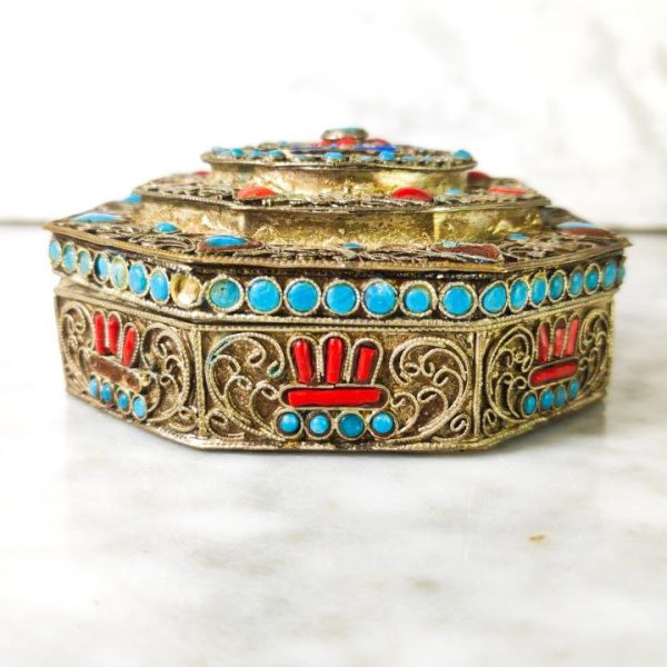 Caja Tibetana con Filigrana y perlas de Vidrio Octogonal c.1950