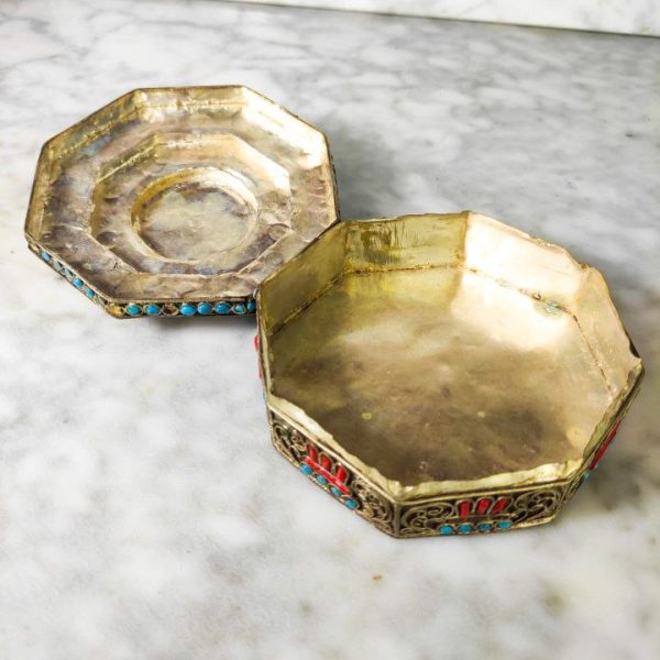 Caja Tibetana con Filigrana y perlas de Vidrio Octogonal c.1950