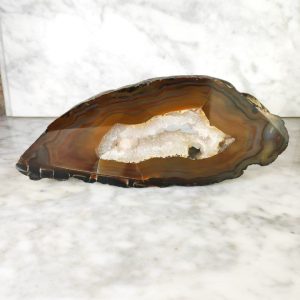 Rodaja de Ágata con geoda de cristales de cuarzo