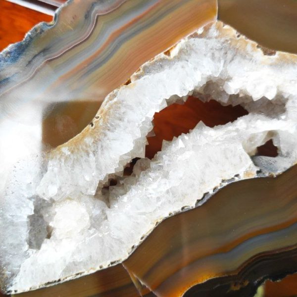 Rodaja de Ágata con geoda de cristales de cuarzo