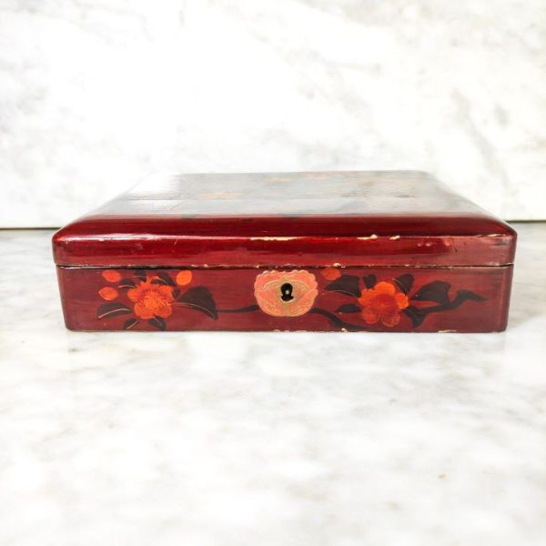 Caja Japonesa de Laca Periodo Meiji (1868-1912)