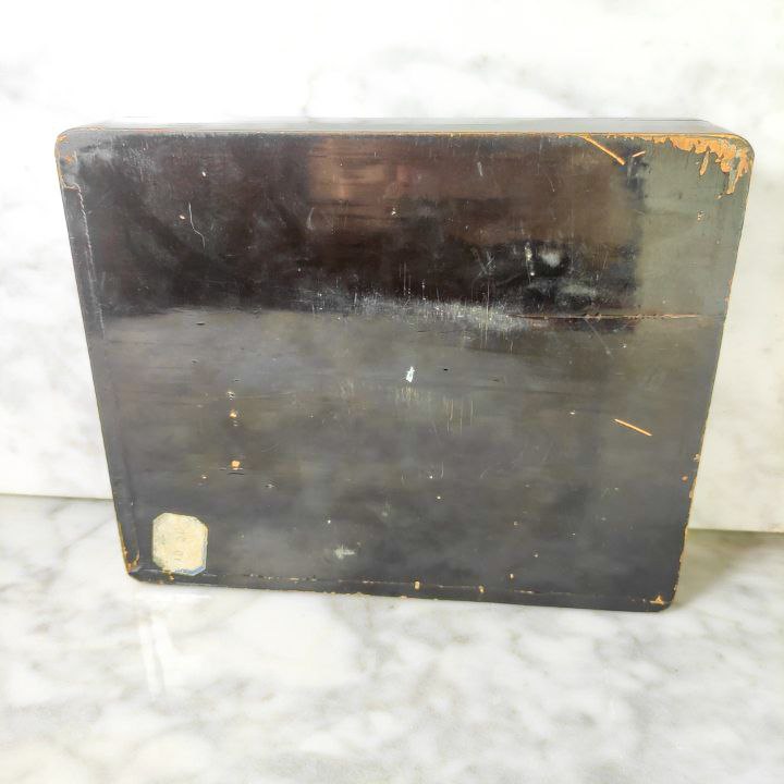 Caja Japonesa de Laca Periodo Meiji (1868-1912)