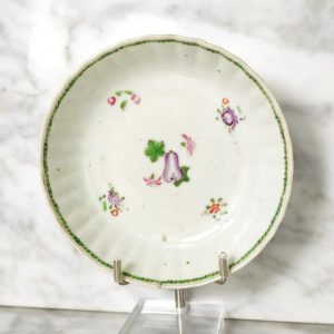 Plato Chino pequeño para té Periodo Qianlong o Jiaqing (1792-1820)