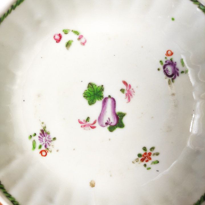 Plato Chino pequeño para té Periodo Qianlong o Jiaqing (1792-1820)